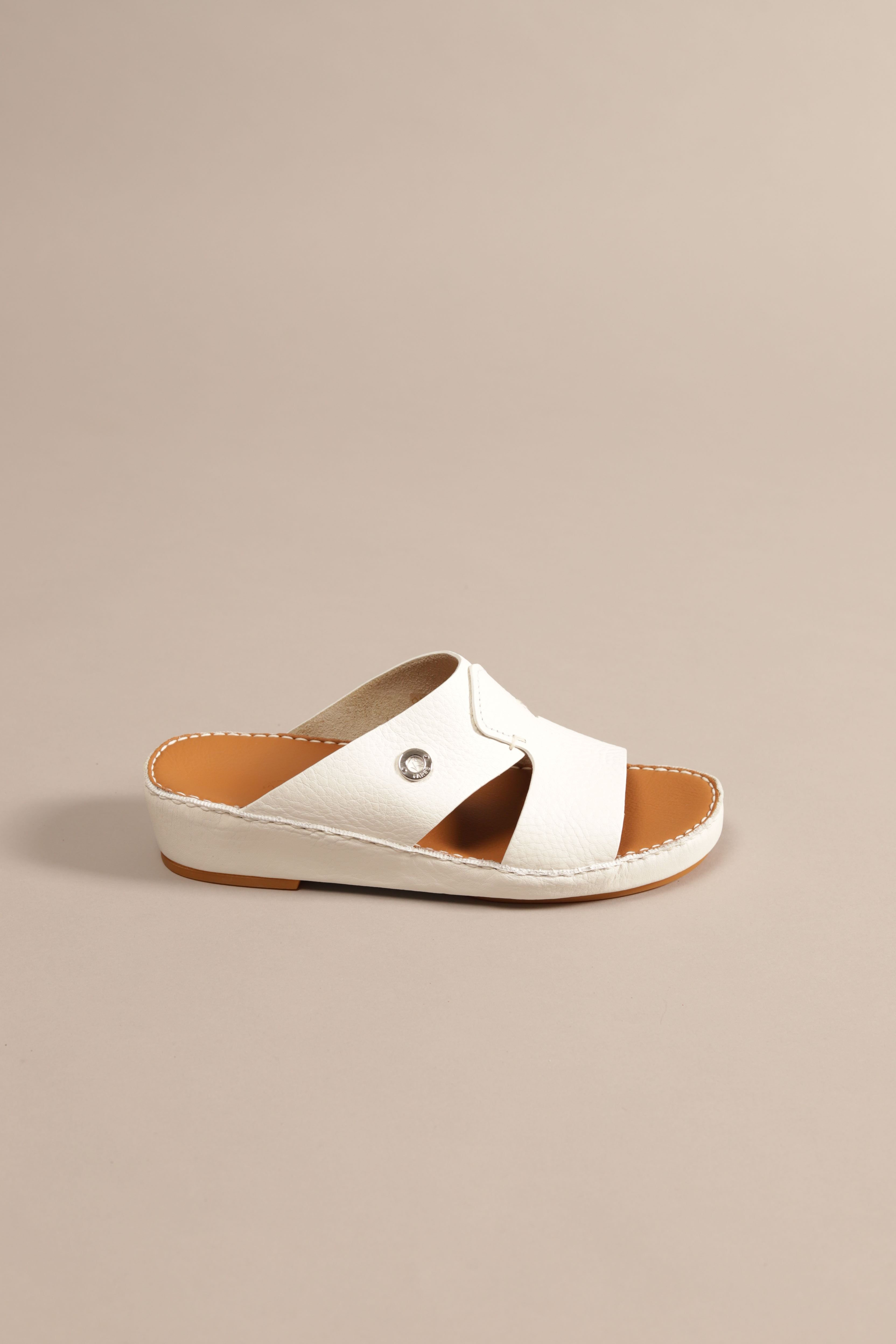 F 3190 Trotter White - Fares