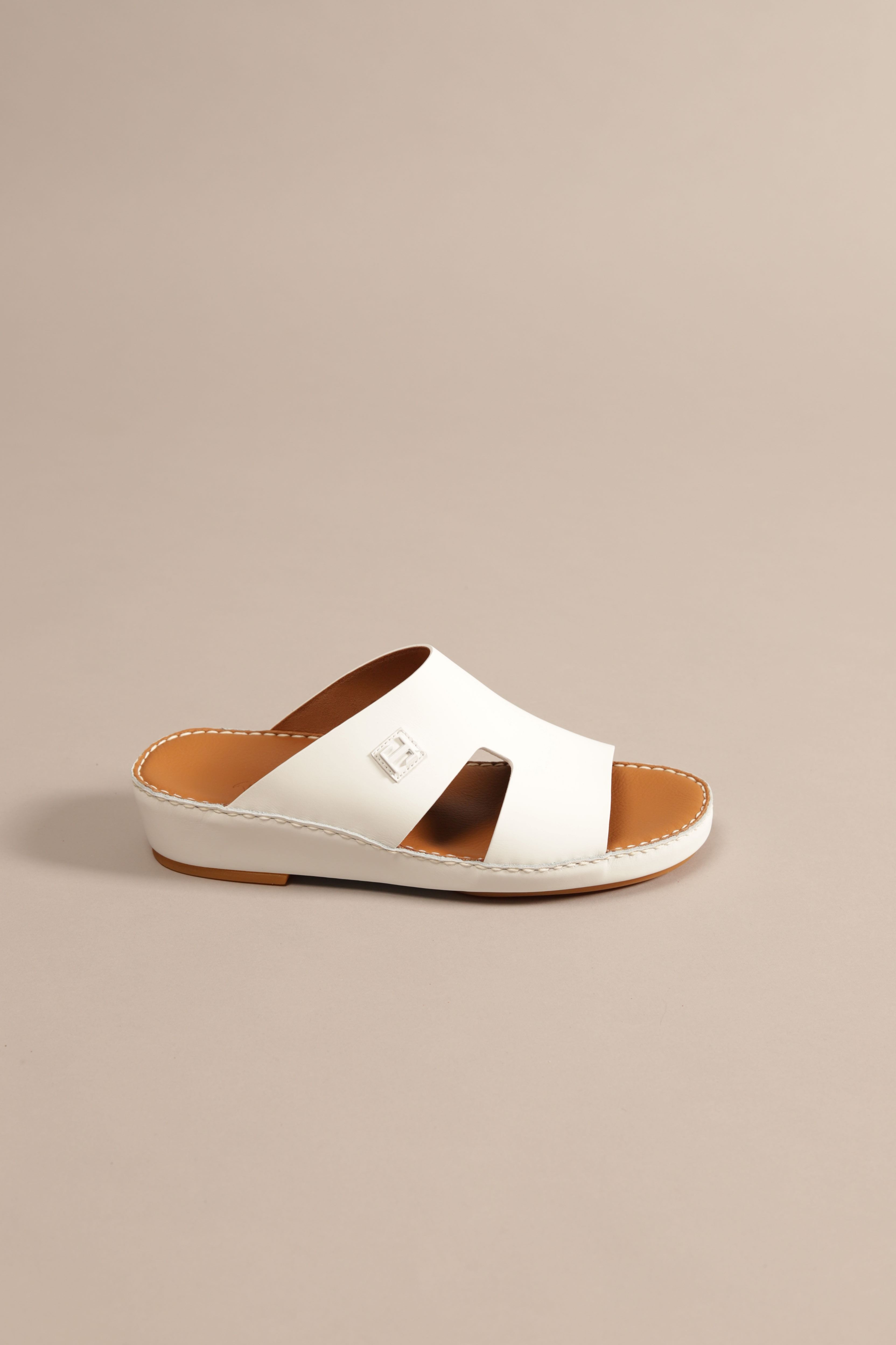 F 3259 Matt FF White - Fares
