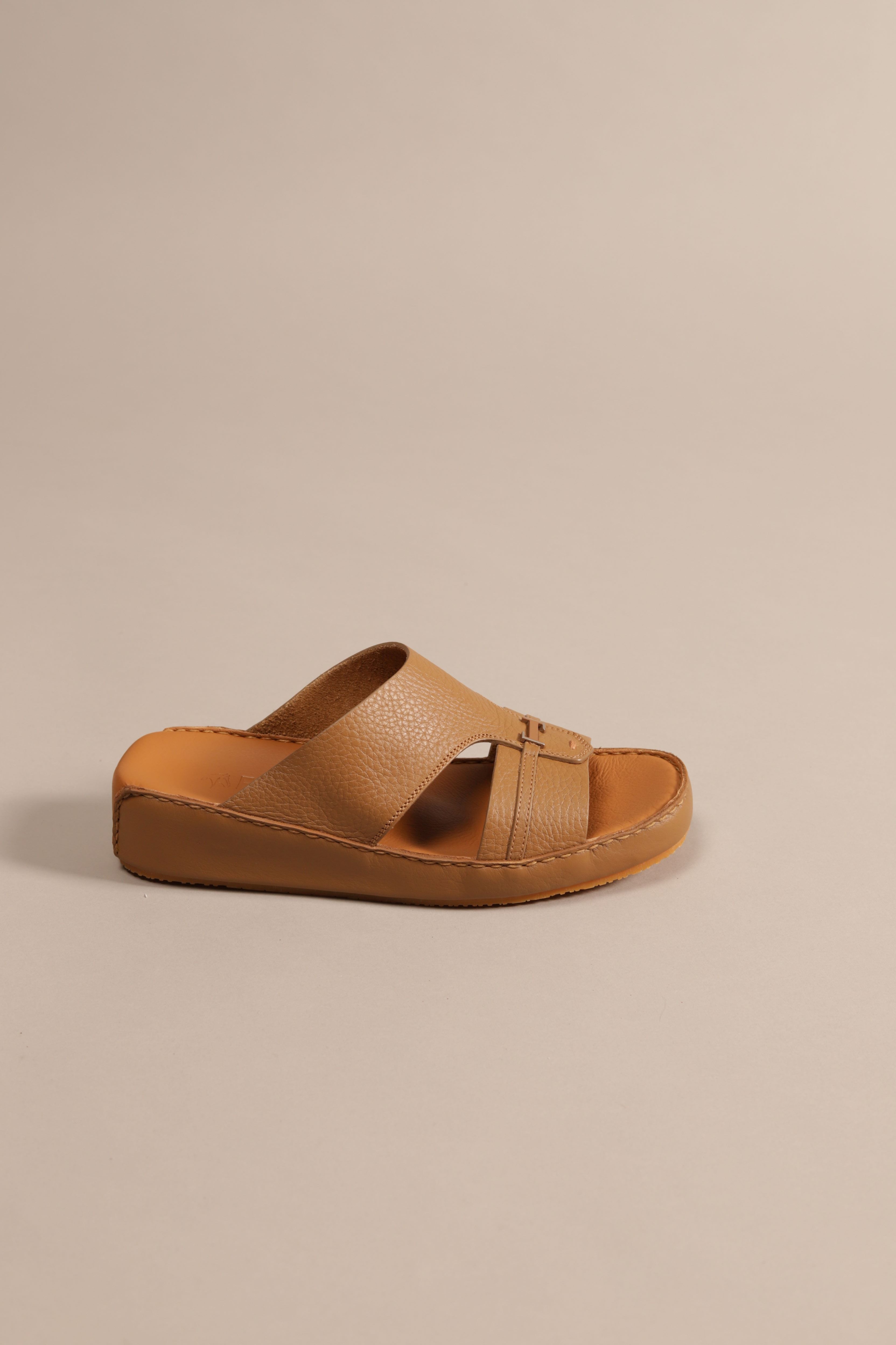 F 3276 Trotter ALB FF Camel - Fares