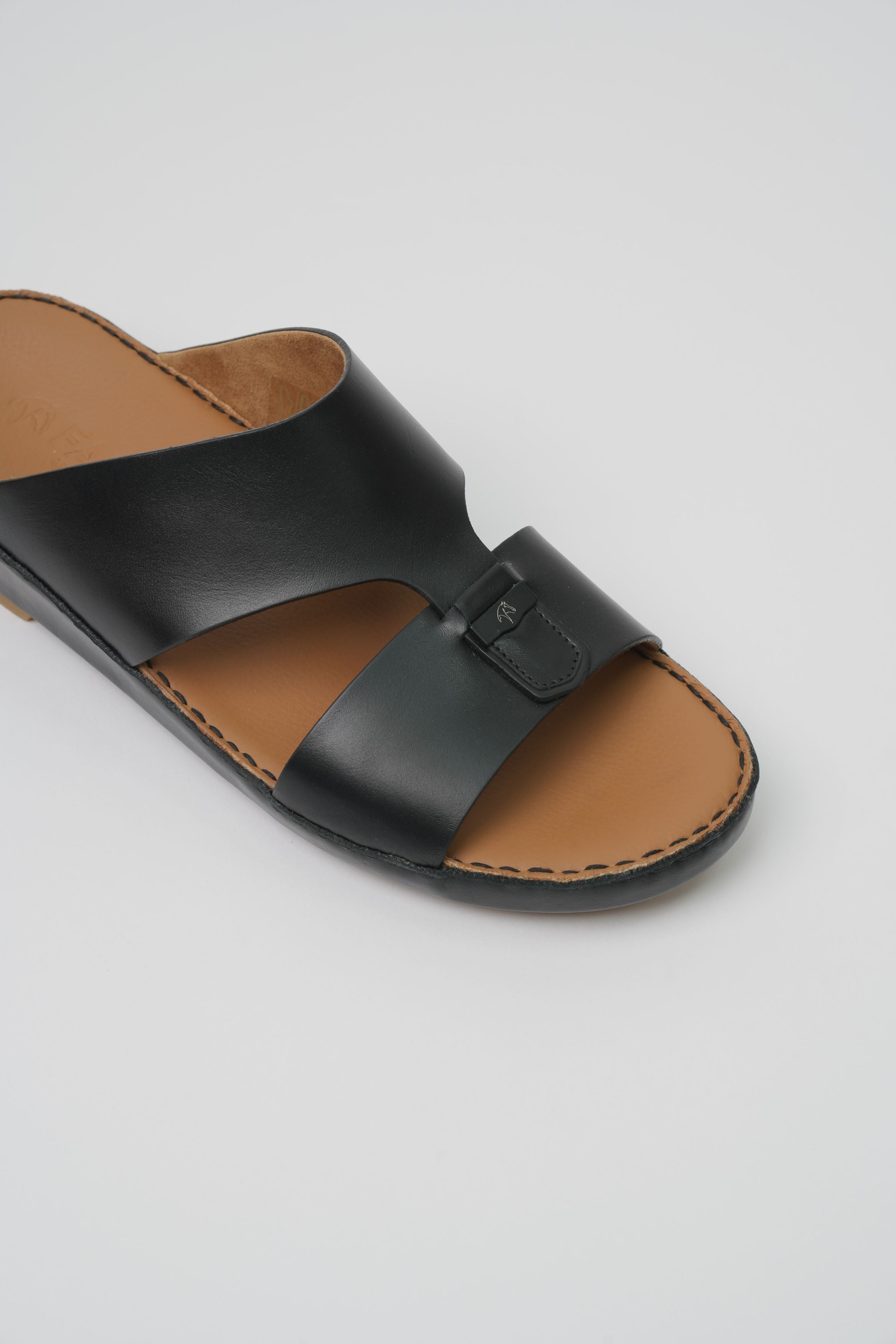 F 3192 Soft Napa Calf Classic Black - Fares