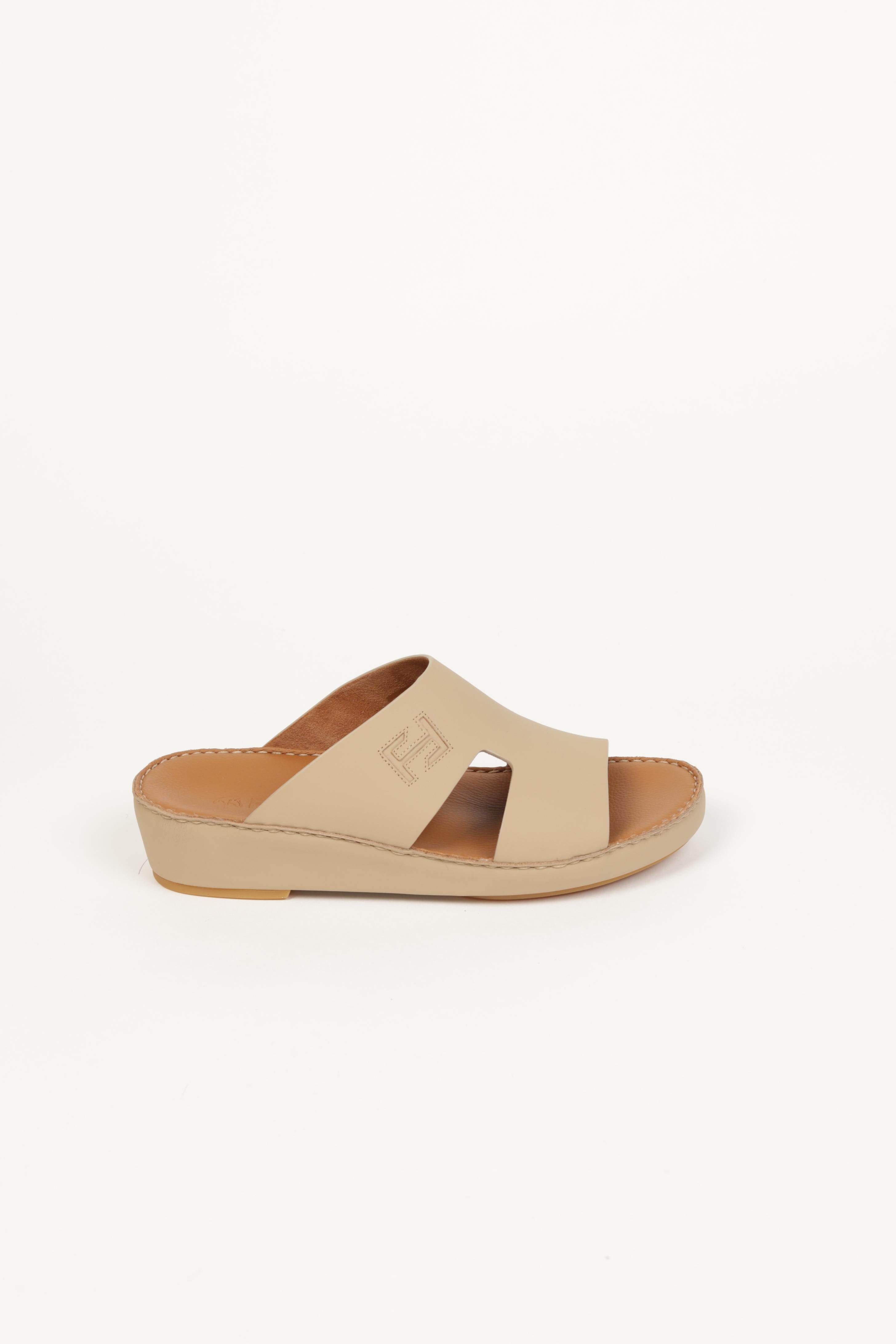 Premium Men's Sandals in UAE, expertly crafted in Italy from 100% natural leather.