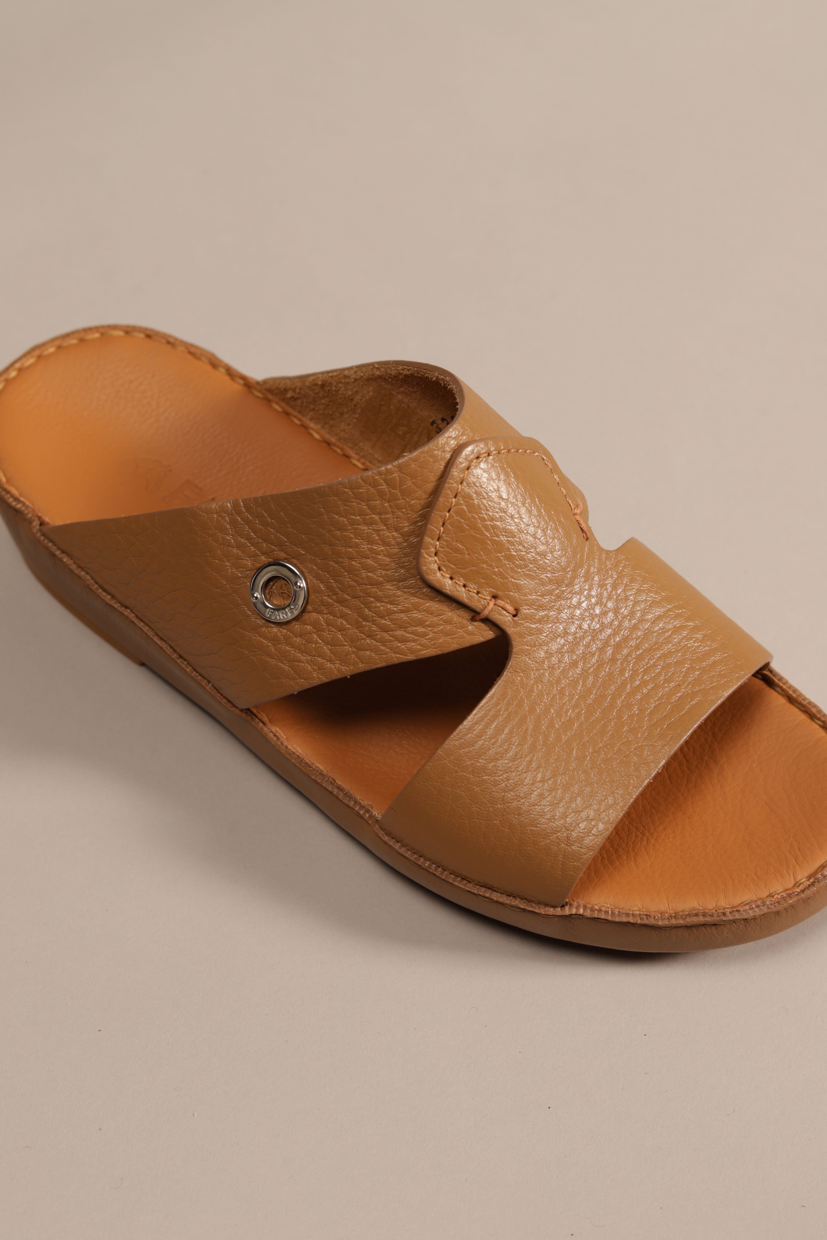 F 3190 Trotter Camel - Fares