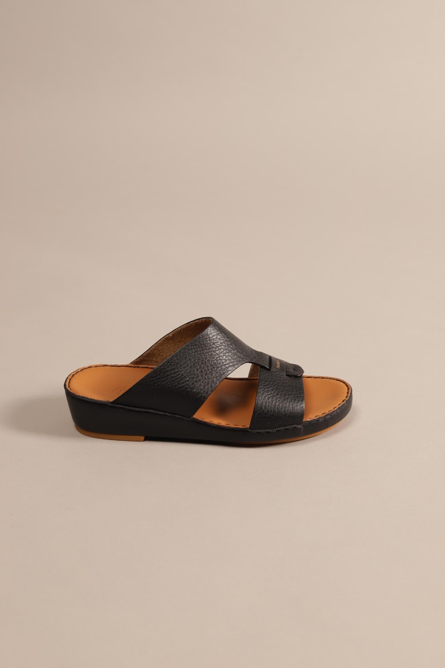 F 3275 Trotter Black - Fares