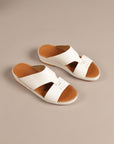 F 3275 Trotter White - Fares