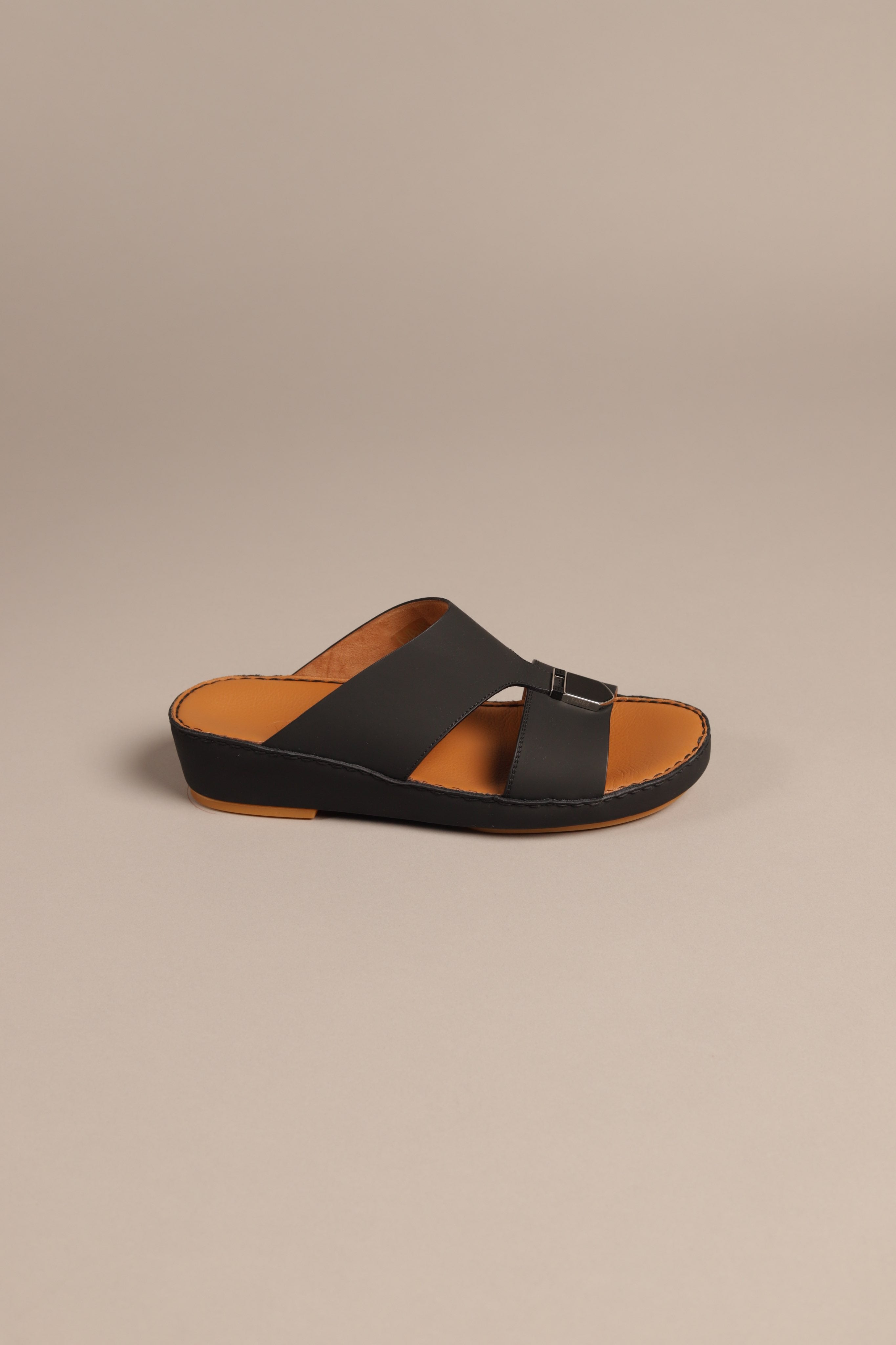 F 3268 Matt Black - Fares