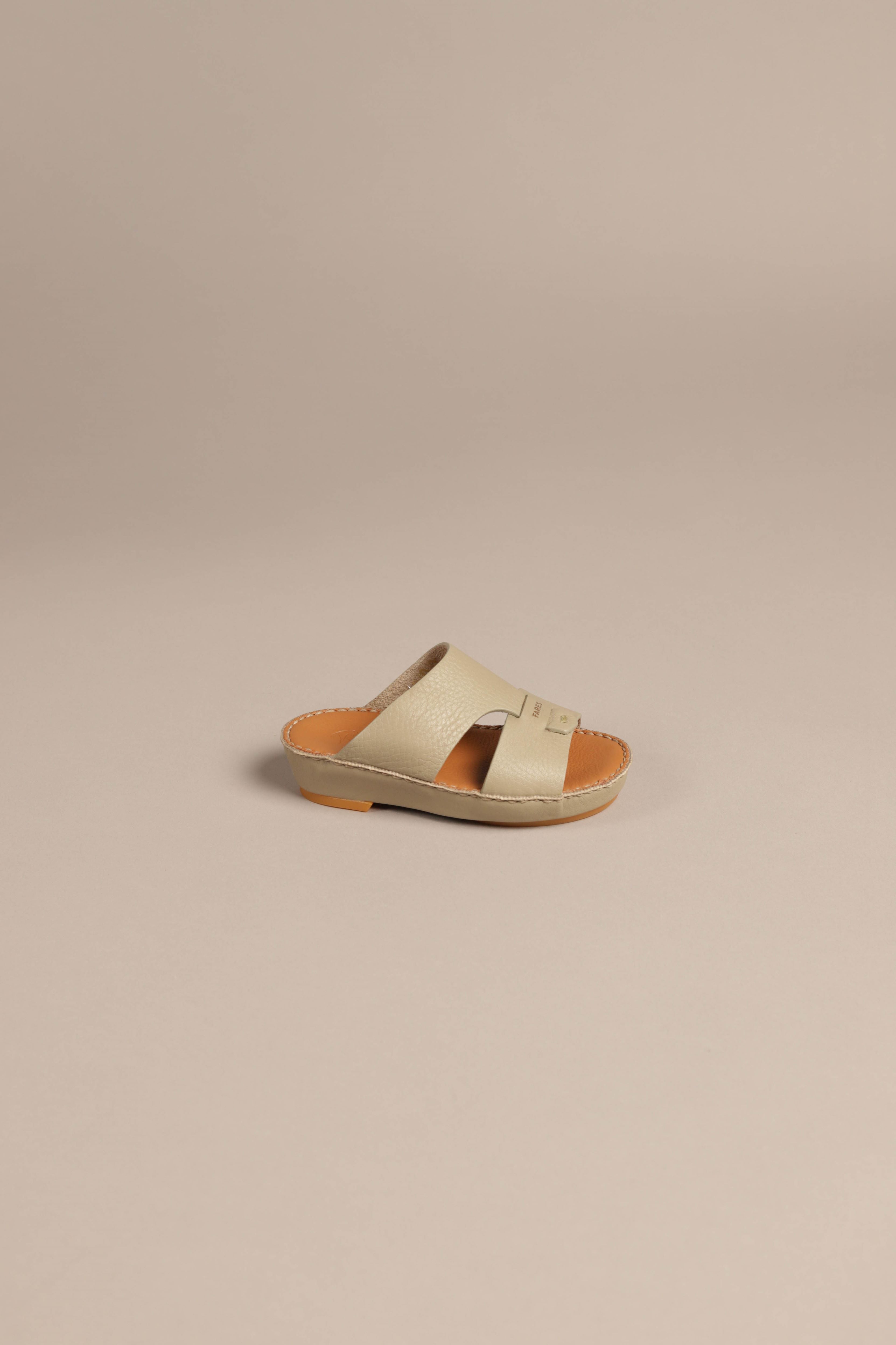 FK 3275 TROTTER CARDAMOMO - Fares