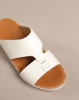 F 3275 Trotter White - Fares
