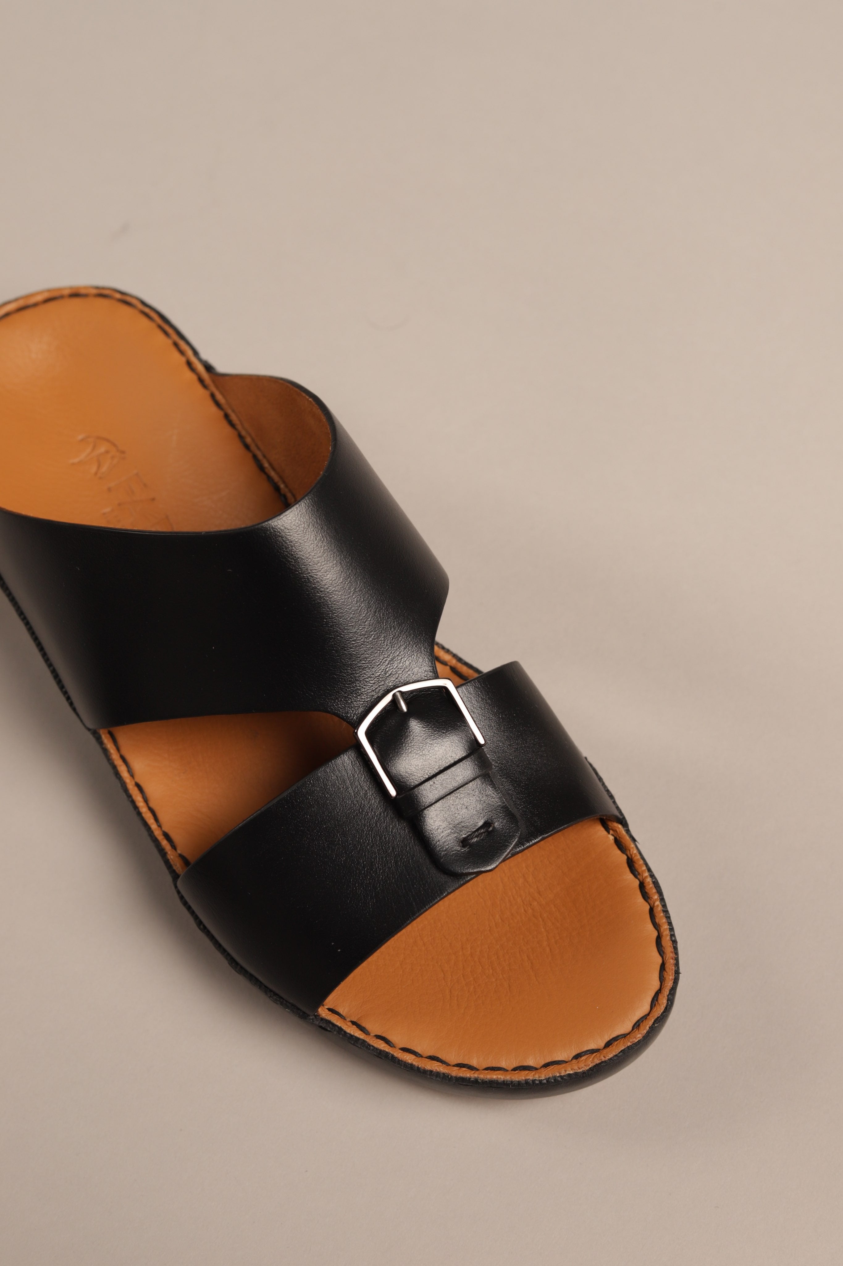 F 3274 Soft Calf Black - Fares