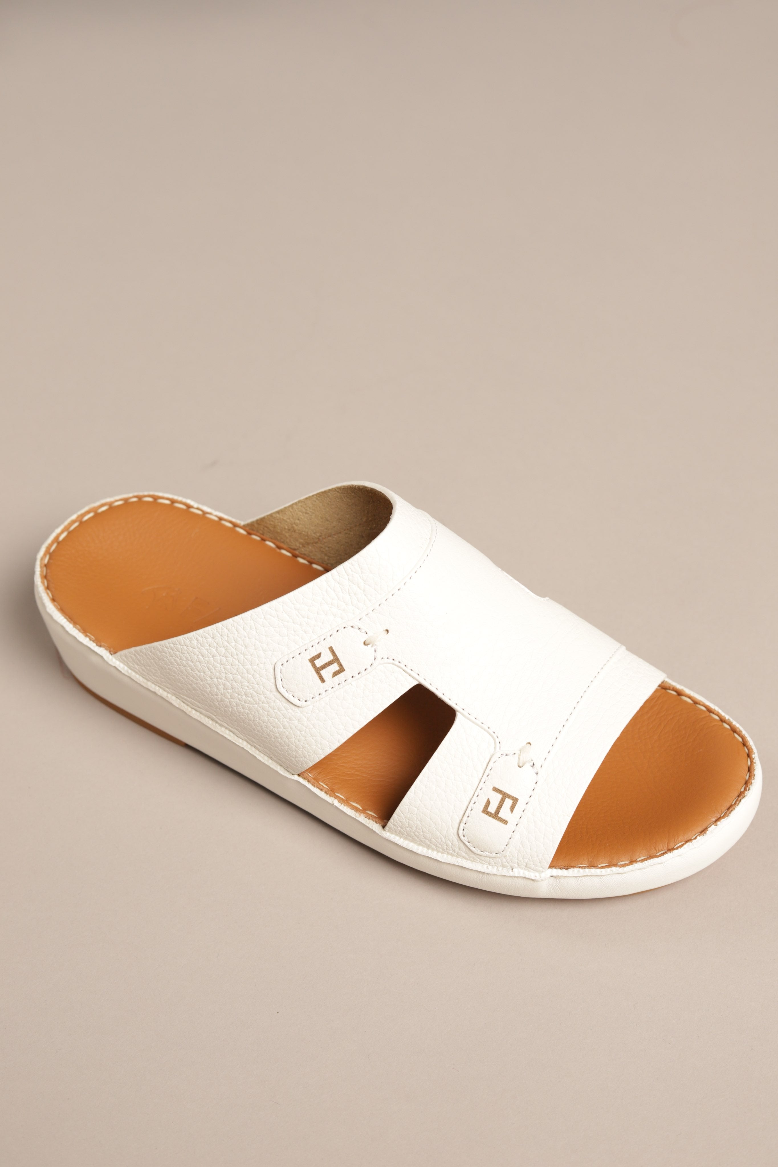 F 3277 Trotter FF White - Fares